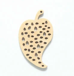 38WC816-51R: Cut Wood Leaf With Dots 38mm Light Finish - 6 Pieces