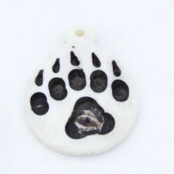 BN385-59: Bone Bear Paw Print Pendant White/Black 35x45mm - 5 Pieces