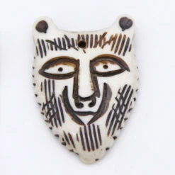BN385-74: Bone Bear Face Pendant White/Black 30x46mm - 5 Pieces